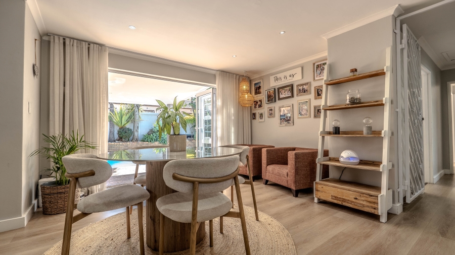 5 Bedroom Property for Sale in De Bron Western Cape